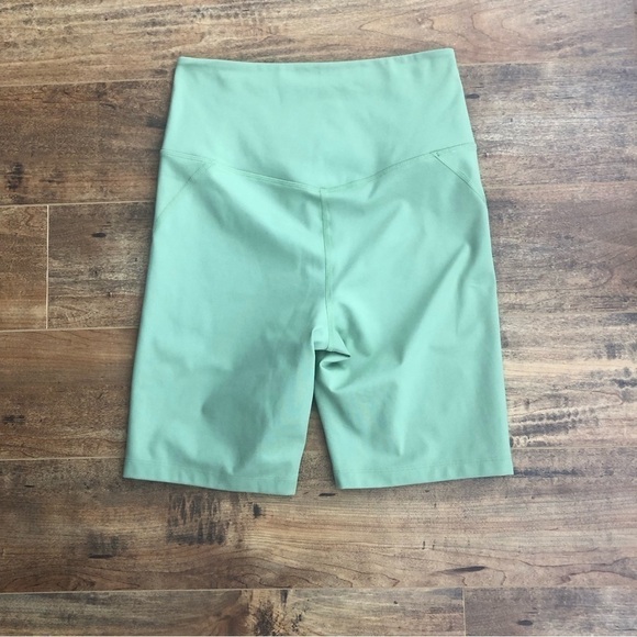 ** NWT** Girlfriend Collective High-Rise Bike Short Mantis L - Picture 6 of 7